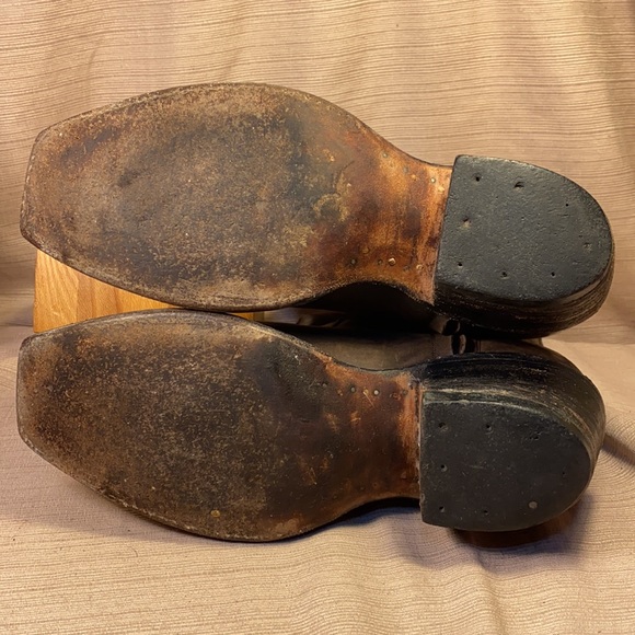 Handmade hardly worn leather studded cowboy boots - Picture 9 of 16